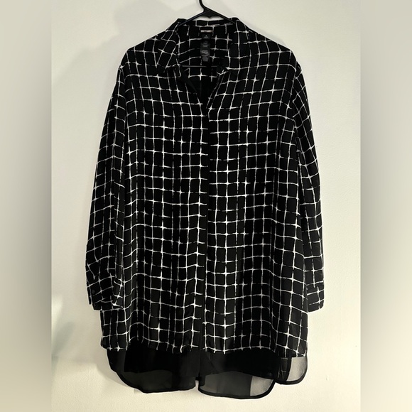 Chicos White Lined Black Long Sleeve Blouse - Picture 1 of 4